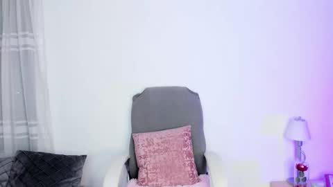 Snapshot of victoriarussell chatting on 09-29-25, 01:00 Victoria but you can tell me Vicky Vic or just Tory online show from 09-29-25, 01:00