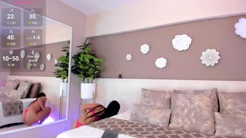 Victoria Shelby  online show from 10-12-25, 11:53