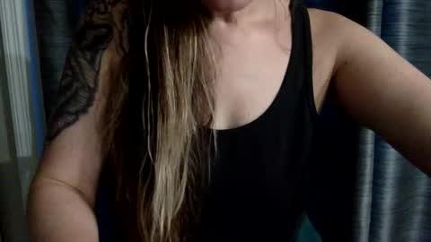 Snapshot of victoriaskyee chatting on 04-11-26, 12:37 victoriaskyee online show from 04-11-26, 12:37