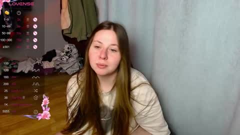 Snapshot of victoriassecrets_ chatting on 12-19-25, 08:38 victoriassecrets_ online show from 12-19-25, 08:38