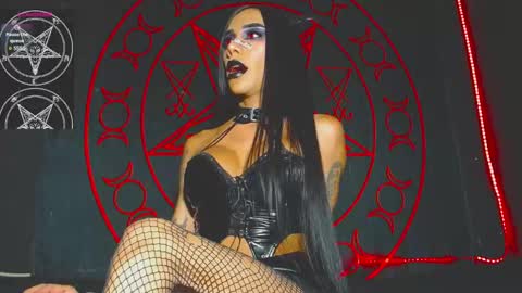 Snapshot of victoriavampire666 chatting on 02-21-25, 10:39 Victoria Vampire online show from 02-21-25, 10:39