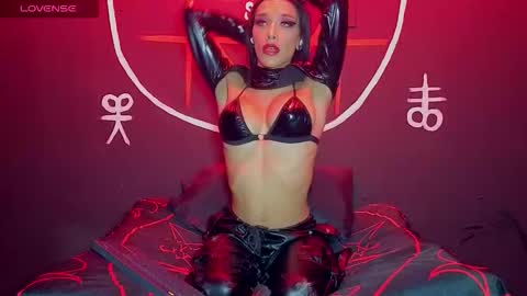 Snapshot of victoriavampire666 chatting on 09-16-25, 10:33 Victoria Vampire online show from 09-16-25, 10:33