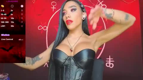 Snapshot of victoriavampire666 chatting on 11-11-25, 11:27 Victoria Vampire online show from 11-11-25, 11:27