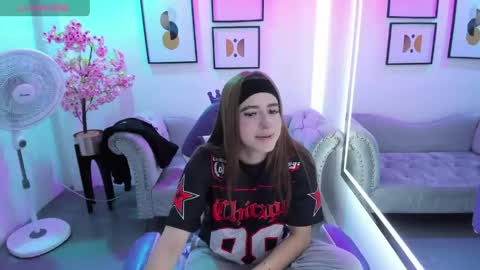 Victoria.  online show from 04-17-26, 12:30