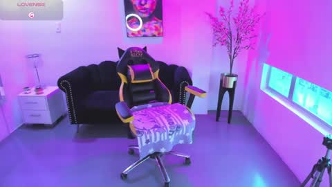 Victoria.  online show from 05-21-26, 12:23