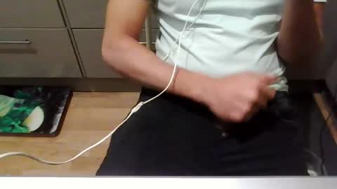 Snapshot of victorovichh chatting on 01-19-25, 11:43 victorovichh online show from 01-19-25, 11:43