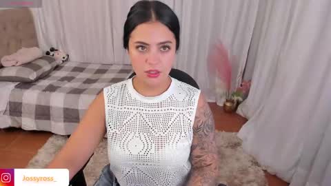 V  I C  T O R I A  online show from 12-06-24, 09:02