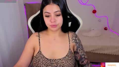 V  I C  T O R I A  online show from 11-28-25, 05:04