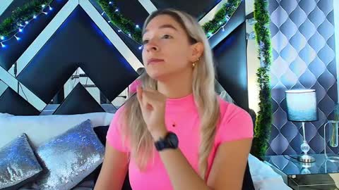 victtoria lee online show from 12-14-24, 07:46