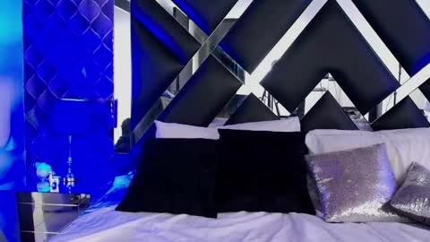 victtoria lee online show from 02-28-25, 09:01