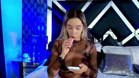 victtoria lee online show from 03-01-25, 08:10