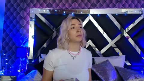 victtoria lee online show from 04-25-26, 07:11