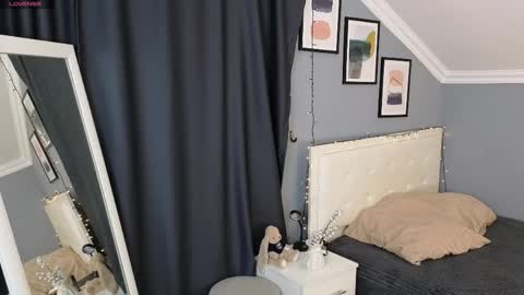 Eva online show from 03-27-26, 12:16