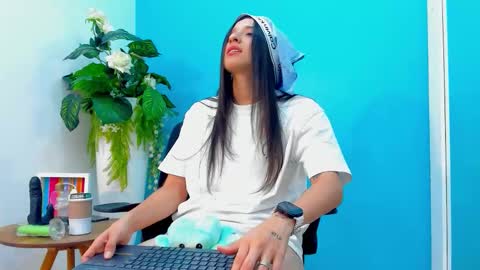 viictoriiasaenz online show from 03-02-26, 07:15