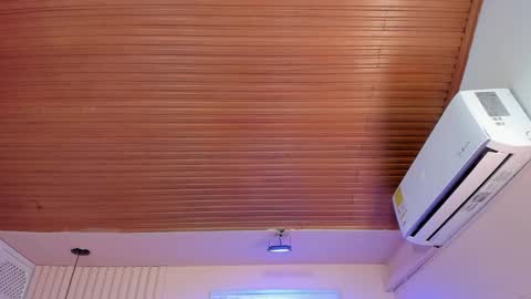 Viiolett online show from 10-16-25, 08:32