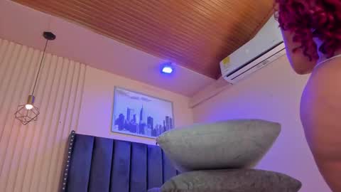 Viiolett online show from 12-17-25, 07:53