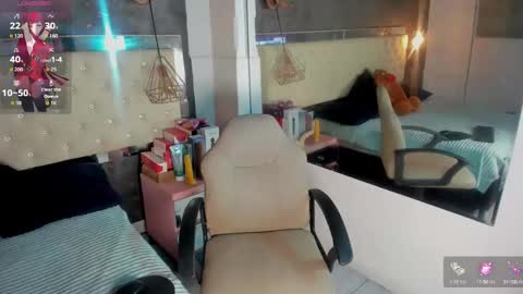 Snapshot of viiolettlopez chatting on 09-26-25, 12:53 Violet online show from 09-26-25, 12:53