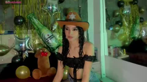 Snapshot of viiolettlopez chatting on 10-02-25, 01:07 Violet online show from 10-02-25, 01:07