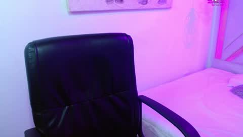 viioleta online show from 04-25-26, 12:30