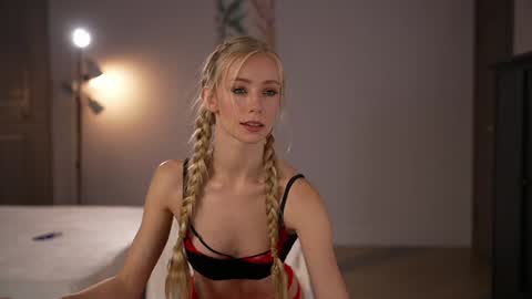 vika54784 online show from 10-31-25, 05:52