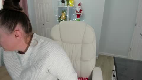 Snapshot of vika7333 chatting on 12-08-24, 06:28 Ukrainian-woman online show from 12-08-24, 06:28