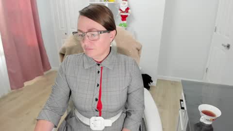 Snapshot of vika7333 chatting on 12-14-24, 03:04 Ukrainian-woman online show from 12-14-24, 03:04