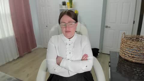 Snapshot of vika7333 chatting on 02-11-25, 03:08 Ukrainian-woman online show from 02-11-25, 03:08