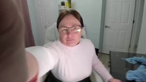 Snapshot of vika7333 chatting on 02-12-25, 05:26 Ukrainian-woman online show from 02-12-25, 05:26