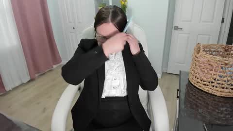 Snapshot of vika7333 chatting on 03-04-25, 01:06 Ukrainian-woman online show from 03-04-25, 01:06