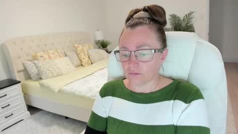 Ukrainian-woman online show from 06-10-26, 11:42