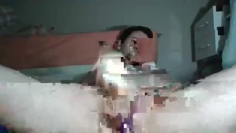 Snapshot of vikbika2 chatting on 01-12-25, 05:24  Tom reunz online show from 01-12-25, 05:24