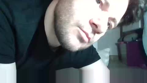 Snapshot of vikbika2 chatting on 01-12-25, 08:36  Tom reunz online show from 01-12-25, 08:36