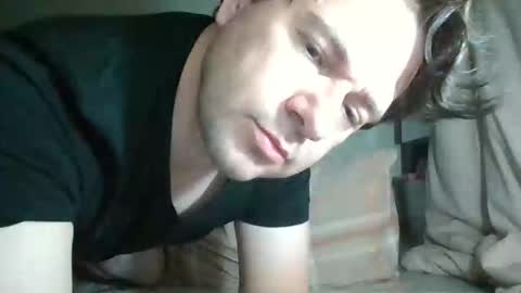 Snapshot of vikbika2 chatting on 10-16-25, 11:28  Tom reunz online show from 10-16-25, 11:28