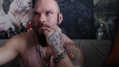 Snapshot of viking_me chatting on 01-25-25, 09:57 viking online show from 01-25-25, 09:57