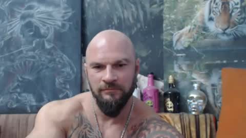 Snapshot of viking_me chatting on 10-04-25, 03:21 viking online show from 10-04-25, 03:21