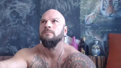 Snapshot of viking_me chatting on 10-05-25, 06:12 viking online show from 10-05-25, 06:12