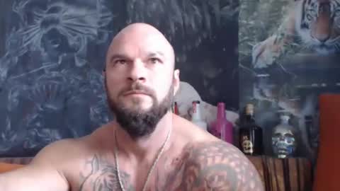 Snapshot of viking_me chatting on 10-08-25, 10:13 viking online show from 10-08-25, 10:13