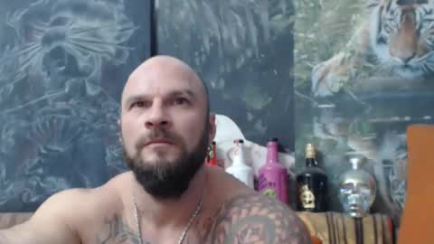 Snapshot of viking_me chatting on 10-16-25, 07:04 viking online show from 10-16-25, 07:04