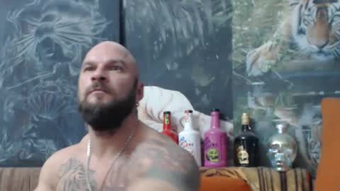 Snapshot of viking_me chatting on 10-24-25, 07:43 viking online show from 10-24-25, 07:43