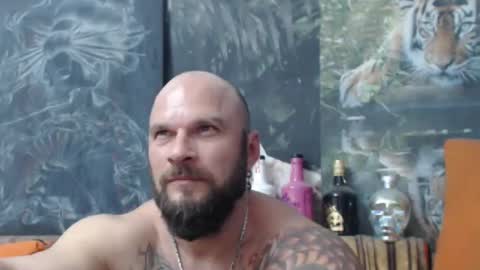 Snapshot of viking_me chatting on 10-29-25, 09:27 viking online show from 10-29-25, 09:27