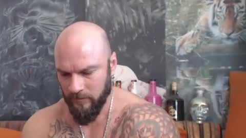 Snapshot of viking_me chatting on 10-31-25, 08:15 viking online show from 10-31-25, 08:15