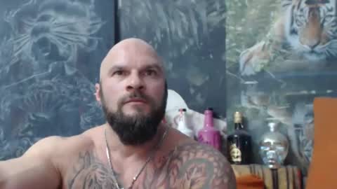 Snapshot of viking_me chatting on 10-31-25, 08:32 viking online show from 10-31-25, 08:32