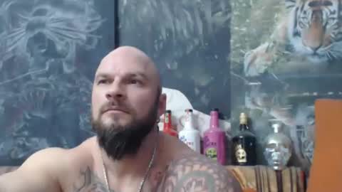 Snapshot of viking_me chatting on 11-19-25, 07:14 viking online show from 11-19-25, 07:14