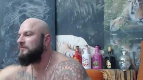 Snapshot of viking_me chatting on 11-27-25, 08:00 viking online show from 11-27-25, 08:00