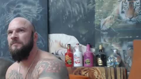 Snapshot of viking_me chatting on 12-03-25, 07:01 viking online show from 12-03-25, 07:01