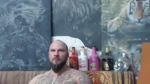 Snapshot of viking_me chatting on 12-13-25, 08:14 viking online show from 12-13-25, 08:14