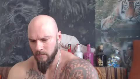 Snapshot of viking_me chatting on 12-16-25, 11:04 viking online show from 12-16-25, 11:04