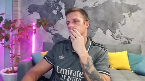 Snapshot of vikingchrisss chatting on 10-28-25, 10:08 vikingchrisss online show from 10-28-25, 10:08