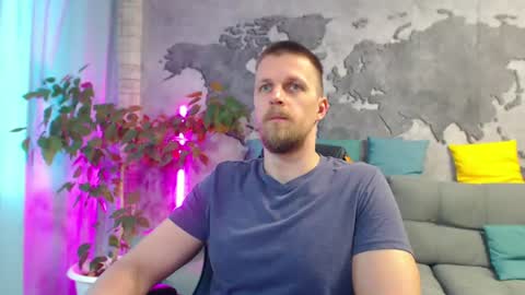 Snapshot of vikingchrisss chatting on 06-12-26, 10:25 vikingchrisss online show from 06-12-26, 10:25