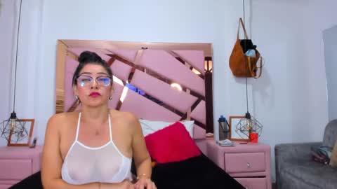 vikiTomson online show from 01-25-25, 03:52